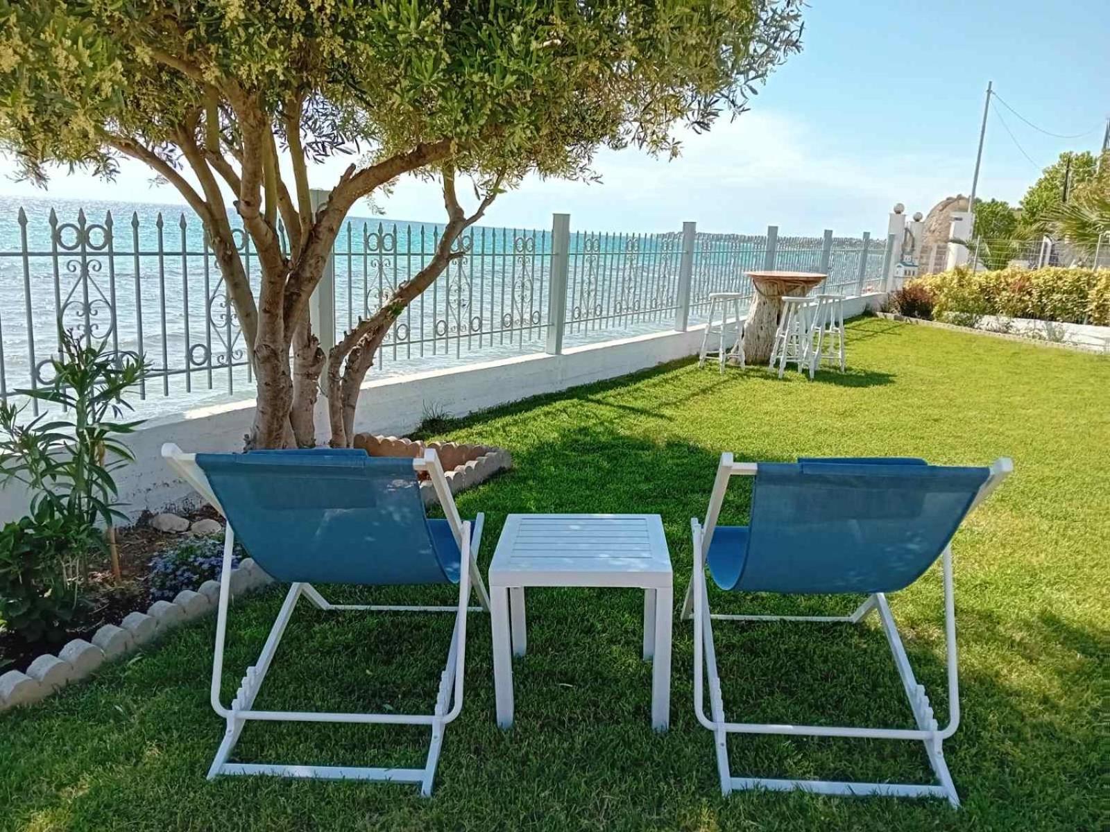 Beachfront Villa Athina Vergia Exteriér fotografie